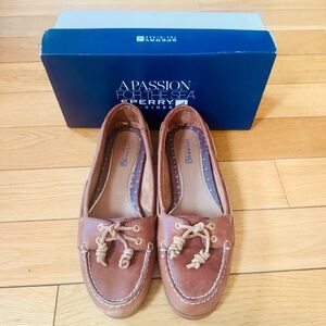 Sperry Women's Leather Audrey Tan With Gold Accents Moccasins